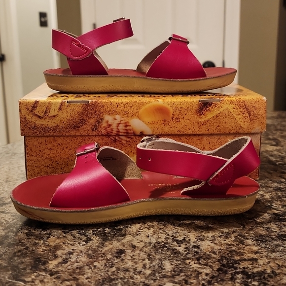 Sandals - Picture 2 of 7